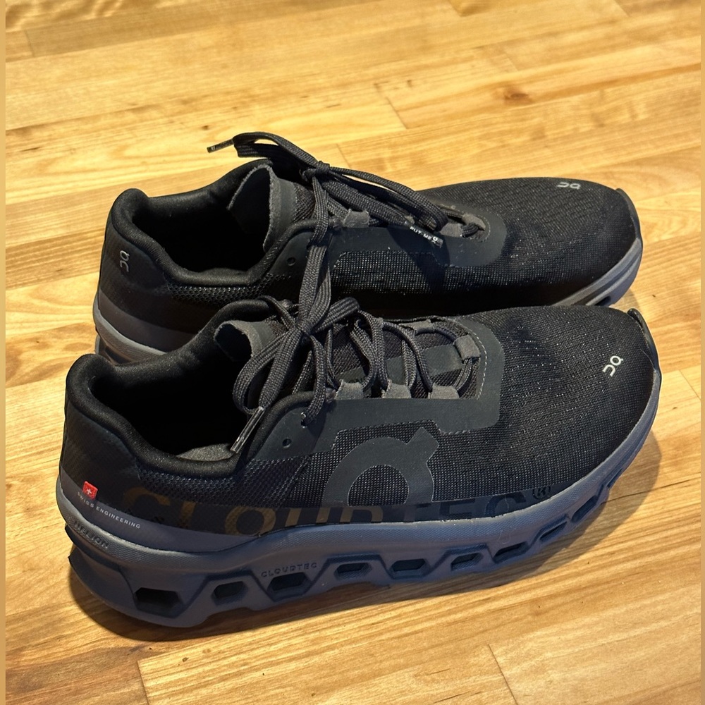 On Running Cloudmonster Women’s 10